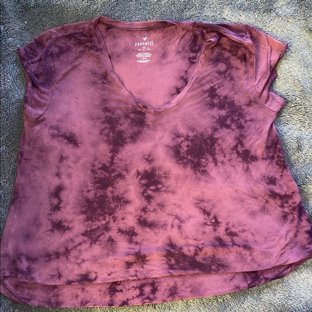 Red and maroon hollister t-shirt